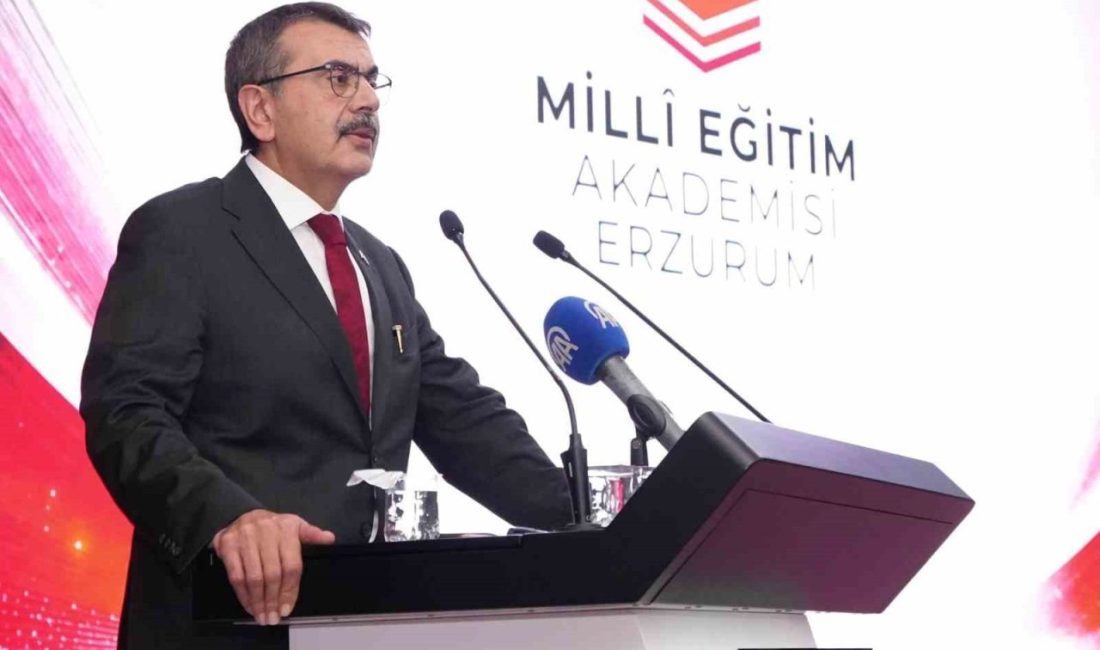 Milli Eğitim Bakanı Yusuf Tekin, Erzurum Milli Eğitim Akademisindeki öğretmen