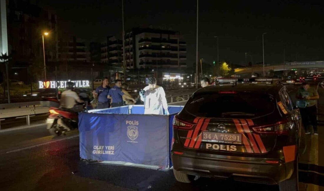 Bakırköy’de gece saatlerinde E-5 Karayolu’nda yolun karşısına geçmek isteyen adama