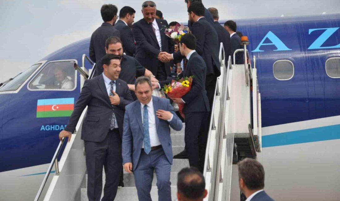 Türkiye ile Azerbaycan arasındaki ulaşım ağını güçlendirecek Bakü-Kars direkt uçak