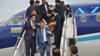 Türkiye ile Azerbaycan arasındaki ulaşım ağını güçlendirecek Bakü-Kars direkt uçak