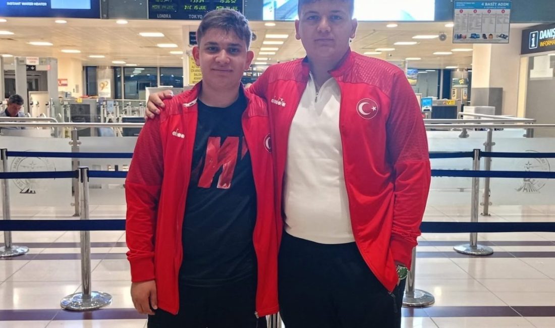 Bayburtlu milli bilardo sporcuları Ahmet Efekan Karaaslan ile Mustafa Alperen