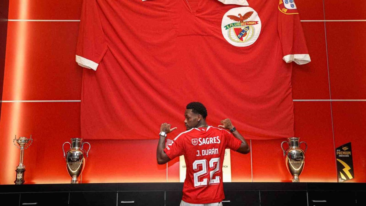 Portekiz ekibi Benfica, Kolombiyalı santrfor Jhon Duran’ı sezon sonuna kadar
