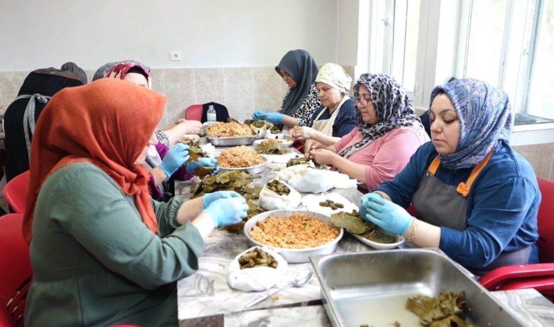 Erbaa Beyediyesi tarafından 7 saatte pişirilen yaklaşık 280 bin baklalı