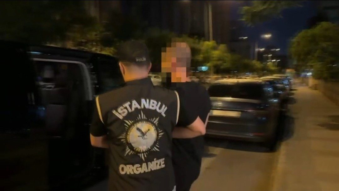 İstanbul’da organize suç örgütüne yönelik yapılan operasyonda aralarında gümrük muhafaza