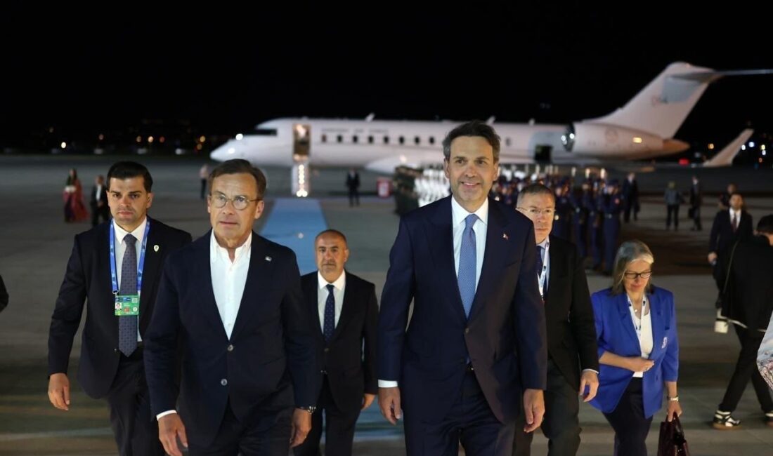 İsveç Başbakanı Ulf Kristersson ve İzlanda Başbakanı Kristrn Frostadttir, NATO