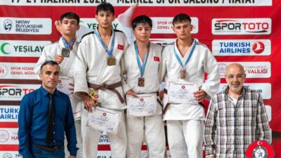 Kocaeli Büyükşehir Belediye Kağıtspor sporcuları, son iki haftada katıldıkları ulusal