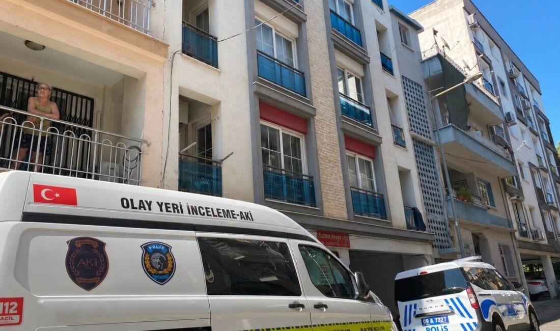 Aydın’ın Efeler ilçesinde kaldıkları evin banyosunda arkadaşı tarafından hareketsiz bulunan