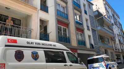 Aydın’ın Efeler ilçesinde kaldıkları evin banyosunda arkadaşı tarafından hareketsiz bulunan