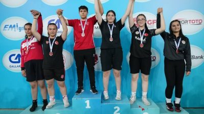Kastamonu’nun Tosya ilçesinde yaşayan Yüsra Çalışkan, Ankara’da düzenlenen U14 Kadınlar