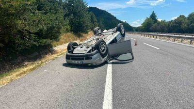 Bilecik’te kontrolden çıkan otomobilin takla atması sonucu meydana gelen trafik