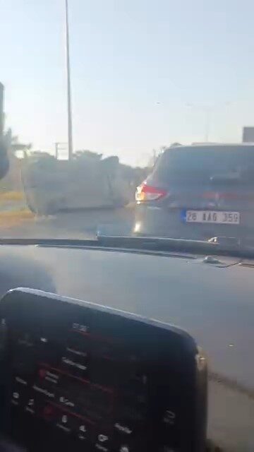 Eskişehir’de seyir halindeyken sürücüsünün direksiyon hakimiyetini kaybettiği otomobil, çevre yolunda