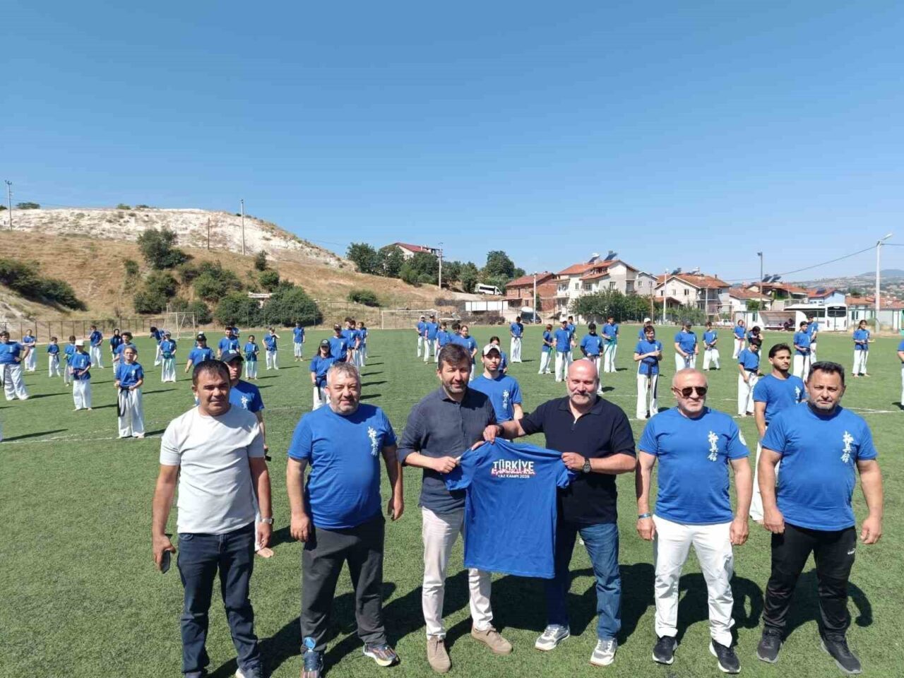 Kütahya’nın Pazarlar ilçesinde düzenlenen Kyokushin-Kan Türkiye 2026 Yaz Gelişim Kampı,