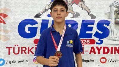 Aydın’ın Söke ilçesinde düzenlenen Anadolu Yıldızlar Ligi Grekoromen Güreş Türkiye