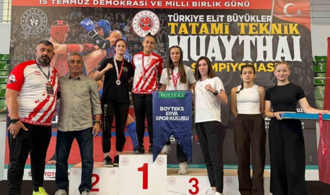 Kocaeli’nin Darıca ilçesinde düzenlenen Türkiye Elite Büyükler Tatami Teknik Muaythai