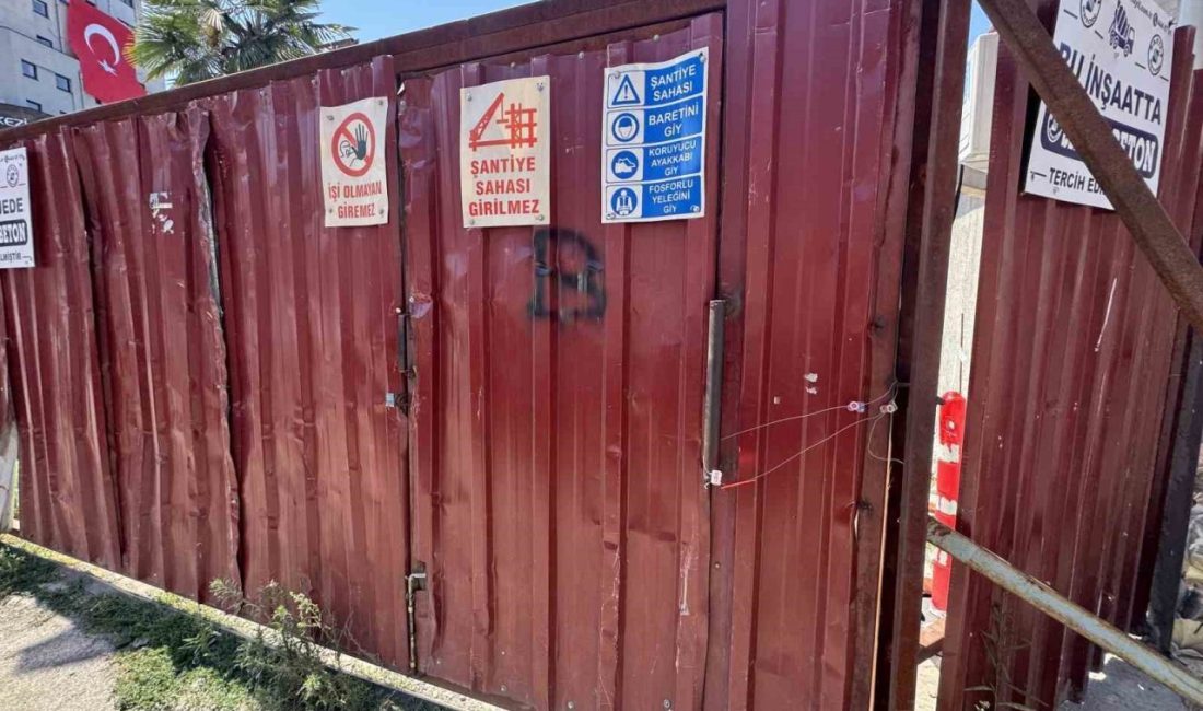 Zonguldak’ta Merkez Çarşısı inşaatı, Zonguldak Belediyesi tarafından mühürlendi. Zonguldak’ta, Mithatpaşa