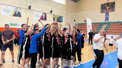 Aydın’ın Kuşadası, Söke ve Germencik ilçelerinin ev sahipliğinde düzenlenen Minikler