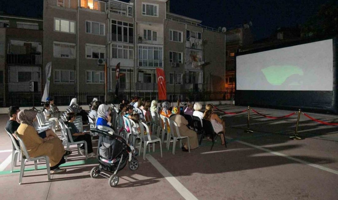 Osmangazi Belediyesi’nin “Osmangazi’de Yaz Film Gösterimleri” kapsamında Bursa Erkek Lisesi