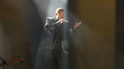 Dünyaca ünlü Latin pop yıldızı Ricky Martin, 15 yıl aradan