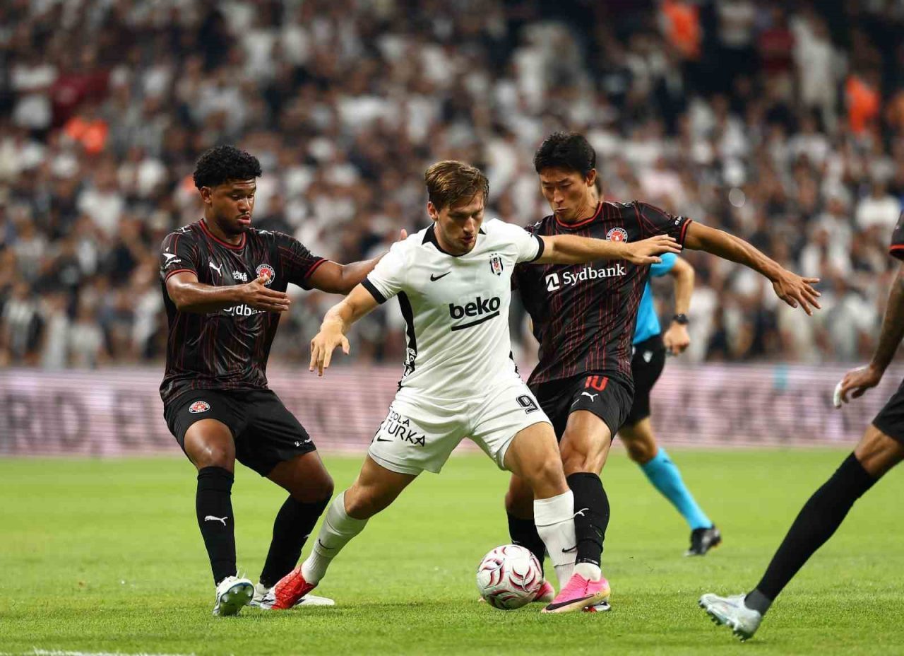 Geçtiğimiz sezonu İtalya Serie A ekiplerinden Cagliari’de geçiren Semih Kılıçsoy,