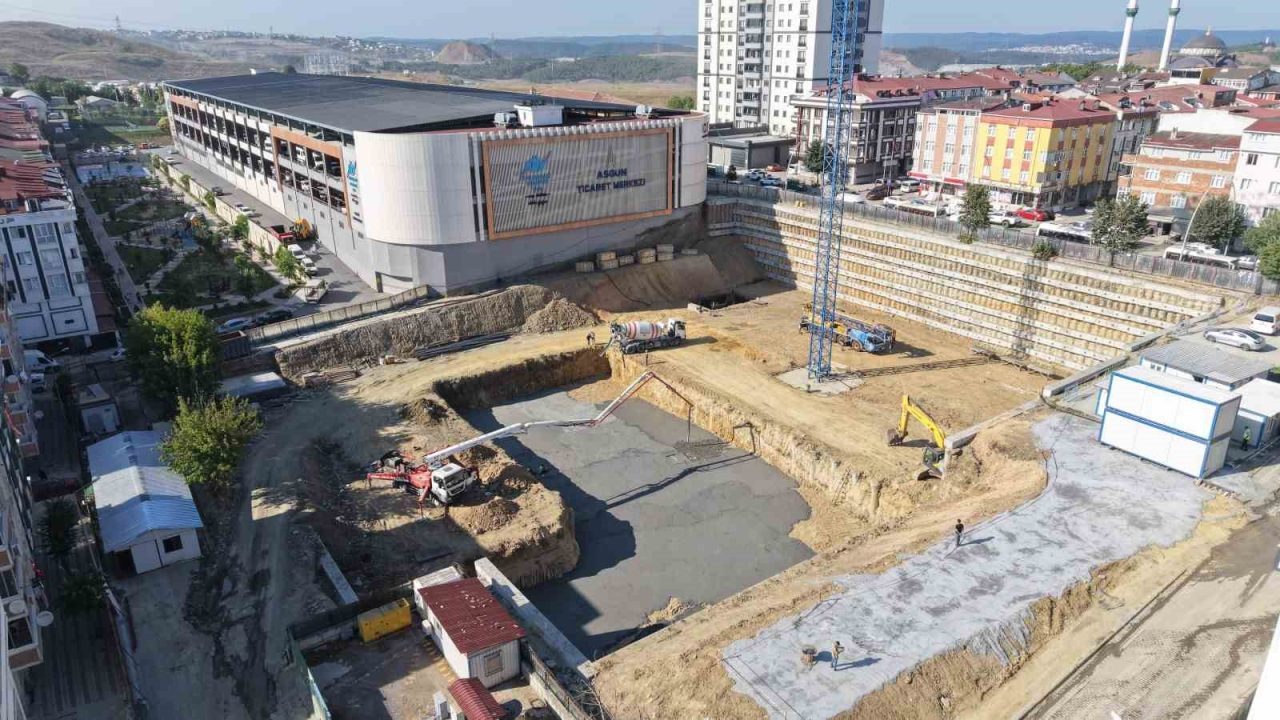 Sultangazi Belediyesi tarafından yapımı tamamlanan Yunus Emre Gençlik ve Spor