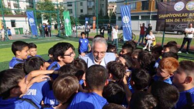 Talas Belediyespor Yaz Spor Okulları’nın açılışı coşkulu bir programla gerçekleştirildi.