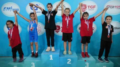 Avrupa şampiyonu milli güreşçi Nesrin Baş’tan ilham alarak Tokat’ta güreşe