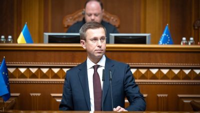 Ukrayna parlamentosu, Devlet Başkanı Vladimir Zelenskiy’in başbakanlığa enerji şirketi Naftogaz’ın