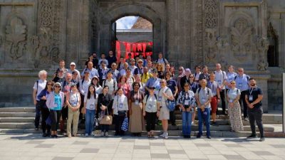 Dünyanın kimya eğitimi alanındaki en saygın bilimsel organizasyonları arasında gösterilen
