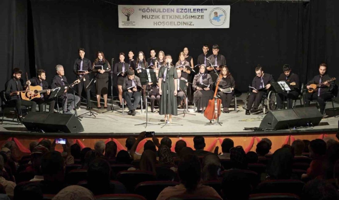 Bitlis’in Ahlat ilçesinde özel bireyler, lise ve üniversite öğrencilerinin aynı