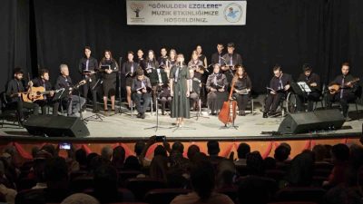 Bitlis’in Ahlat ilçesinde özel bireyler, lise ve üniversite öğrencilerinin aynı