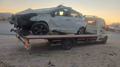 Ankara’nın Elmadağ ilçesinde Ankara-Kırıkkale yolu üzerinde kontrolünü kaybeden otomobil yoldan
