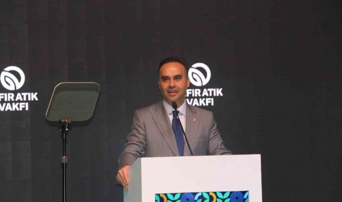 Sanayi ve Teknoloji Bakanı Mehmet Fatih Kacır, sanayi devriminden itibaren