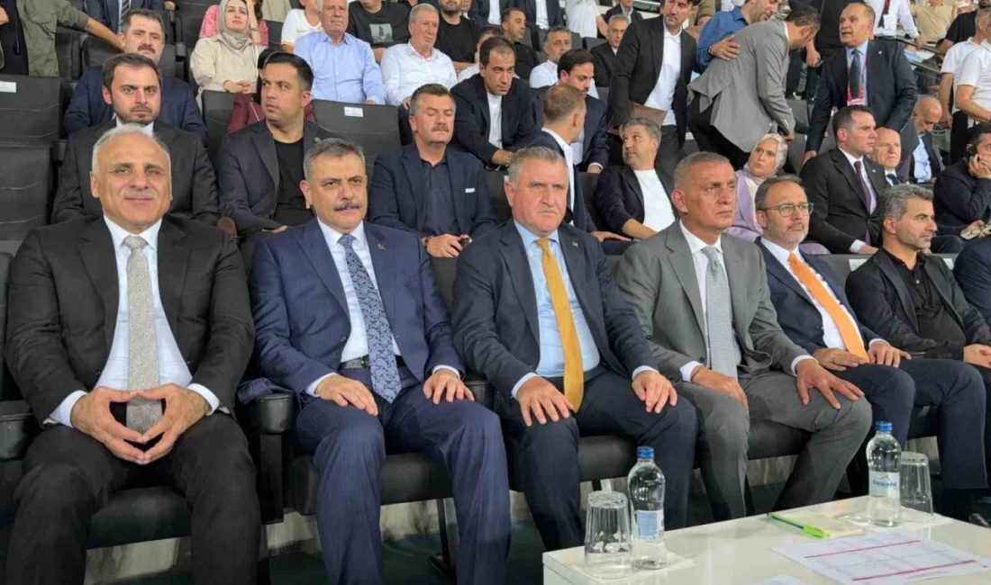 İçişleri Bakanı Mustafa Çiftçi, Gençlik ve Spor Bakanı Osman Aşkın,
