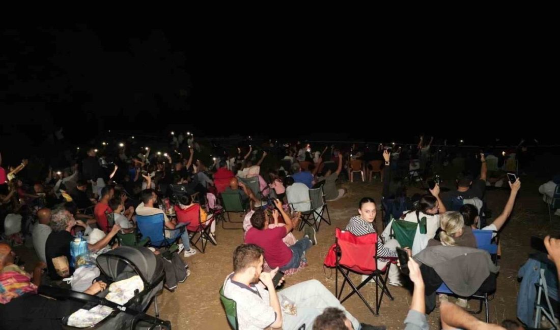 Bursa’da Perseid meteor yağmurunu izlemek isteyen binlerce kişi, Yenişehir ilçesindeki