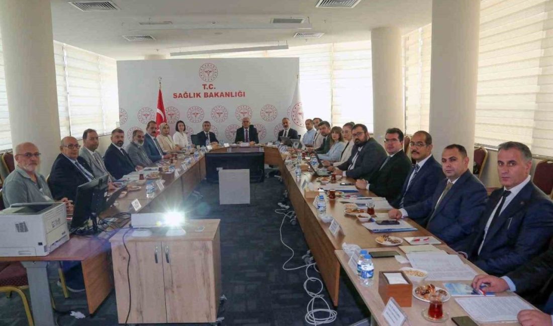 Erzurum’da düzenlenen Halk Sağlığı Hizmetleri Değerlendirme Toplantısında Bayburt, Erzurum, Ardahan