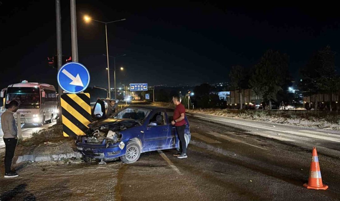 Bolu’da D-100 kara yolunda kırmızı ışıkta dönüş yapmak isteyen otomobilin