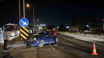 Bolu’da D-100 kara yolunda kırmızı ışıkta dönüş yapmak isteyen otomobilin