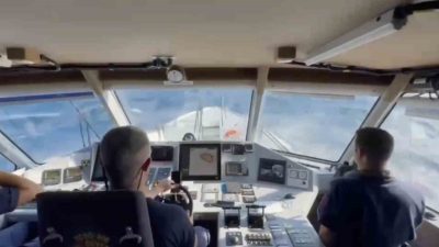 Çanakkale’nin Bozcaada ilçesinde zıpkınla avlanmak için dalan Uğur Savaş’tan haber