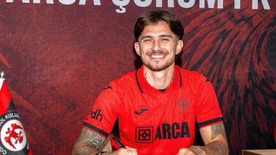 Trendyol Süper Lig ekiplerinden Çorum FK, 28 yaşındaki Berat Ayberk