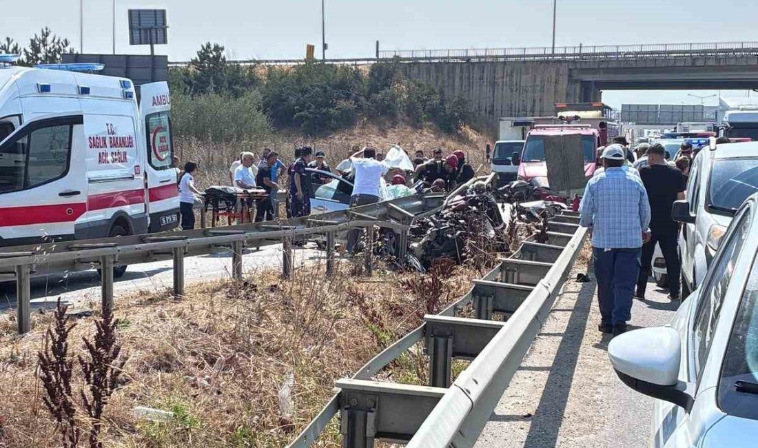 Bursa’da sürücüsünün kontrolünden çıkan otomobil bariyere ok gibi girdi. Yaşanan