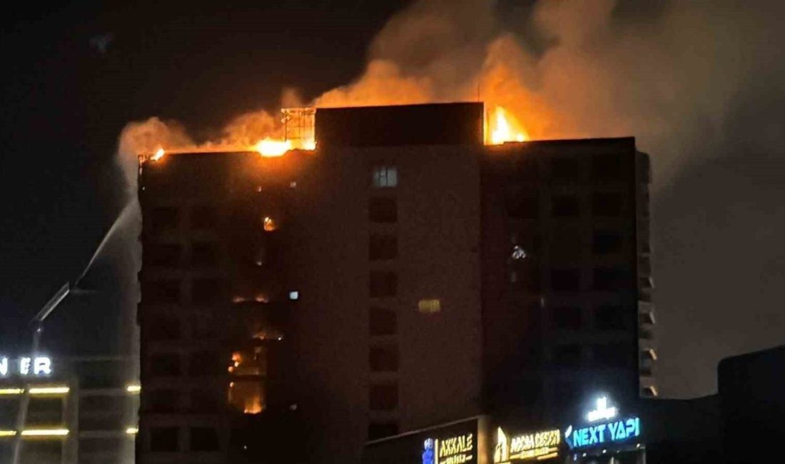 Diyarbakır’ın Kayapınar ilçesinde 12 katlı bir plazanın dış cephesinde çıkan