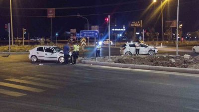 Diyarbakır’da iki otomobilin çarpışması sonucu meydana gelen kazada 7 kişi