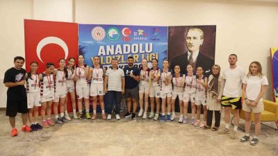 DÜZCE( ) – Düzce ANALİG Kız Basketbol takımı Anadolu Yıldızlar