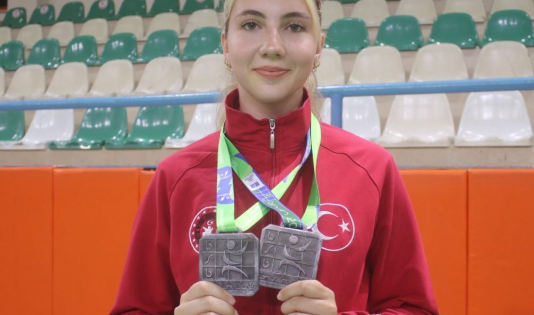 Üniversiteler Arası Dünya Şampiyonası’nda ikinci olan wushu nandao sporcusu Elif
