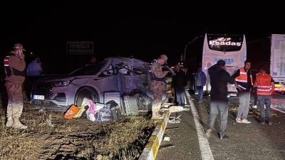 Erzincan’da yolcu otobüsü ile SUV tipi aracın çarpışması sonucu meydana