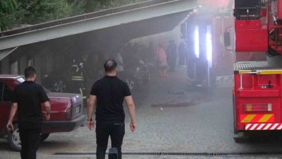 Erzurum Adliyesi arşiv katının bir bölümünde çıkan yangın, itfaiye ekiplerinin