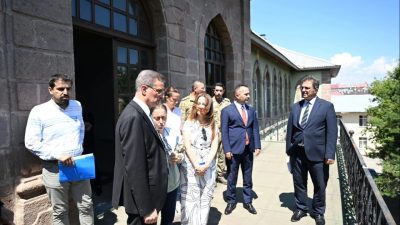 Erzurum Valisi Aydın Baruş, Erzurum Lisesine devredilen eski Mareşal Fevzi