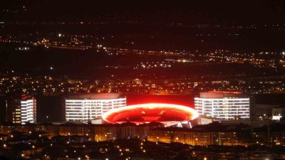 Erzurum Şehir Hastanesi, gün içinde sağlık hizmeti almakta zorlanan vatandaşlar
