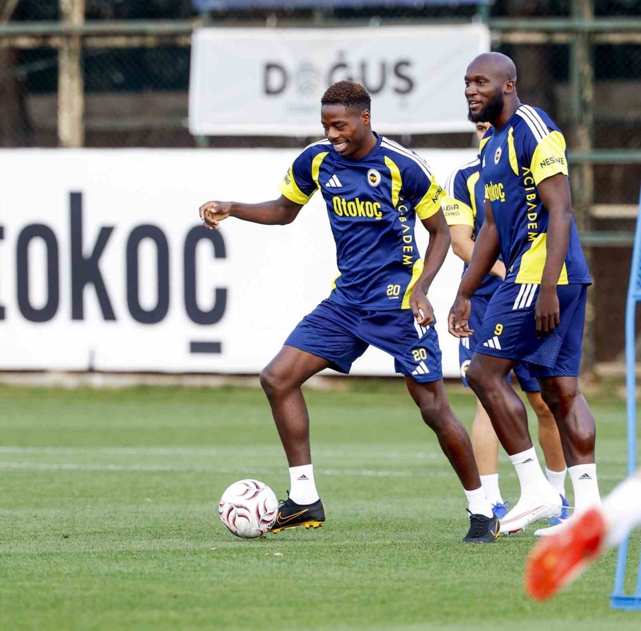 Fenerbahçe, Trendyol Süper Lig’in ilk haftasında deplasmanda Gençlerbirliği ile oynayacağı