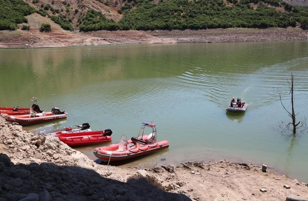 Gülistan Doku soruşturmasında, Uzunçayır Baraj Gölü’nde arama çalışmalarına katılan iki